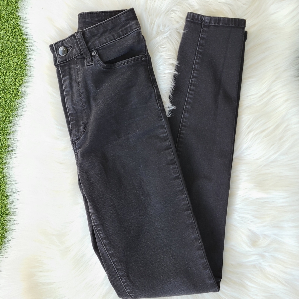 Womens size 27 JOES Jeans